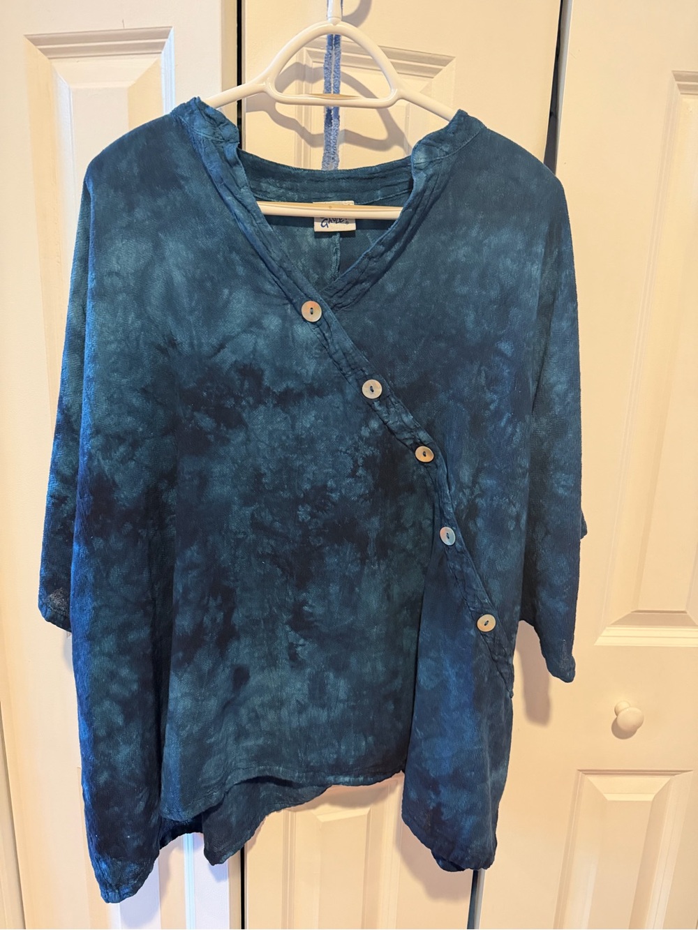 Women’s Blue Tie-Dye Asymmetric Button Tunic
